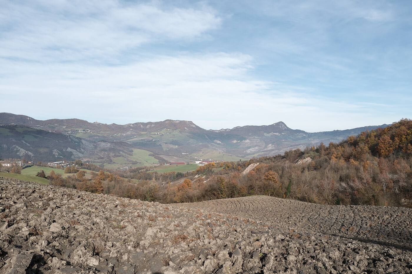 Monte San Vitale and Monte Valestra seen from the Toano area
