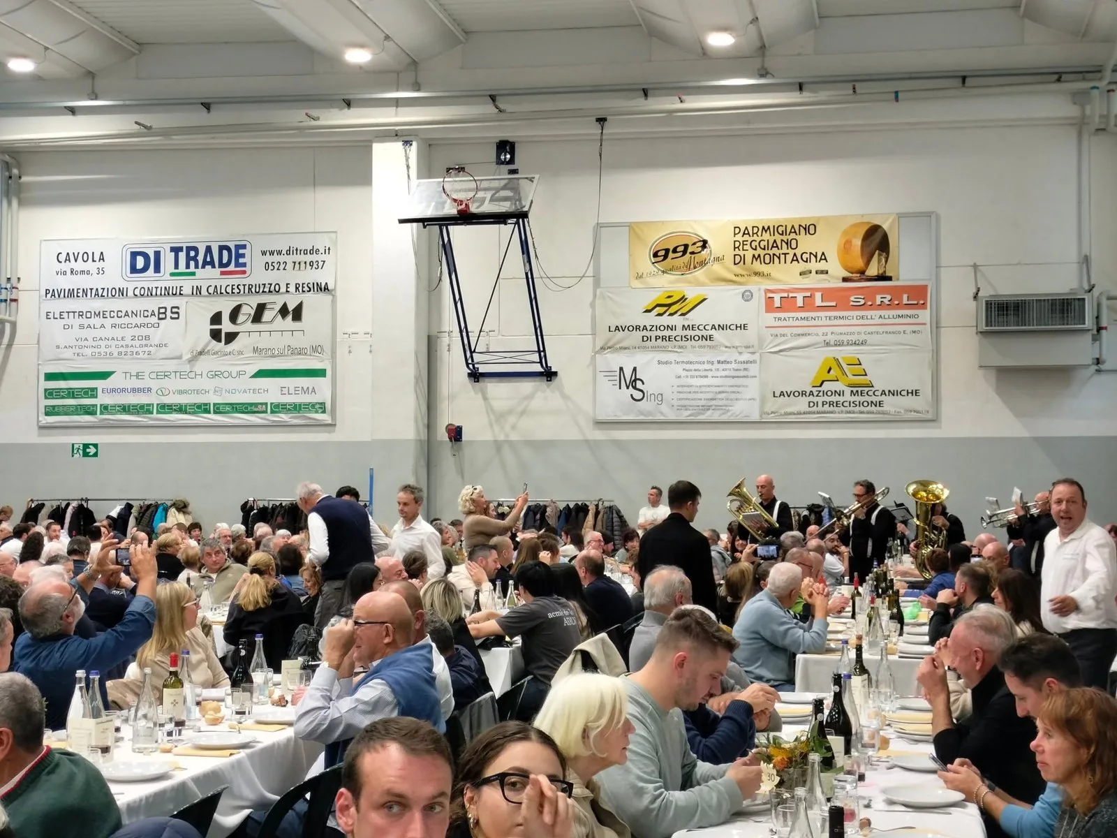 Festa del Tartufo 2025 05 La sala durante il pranzo