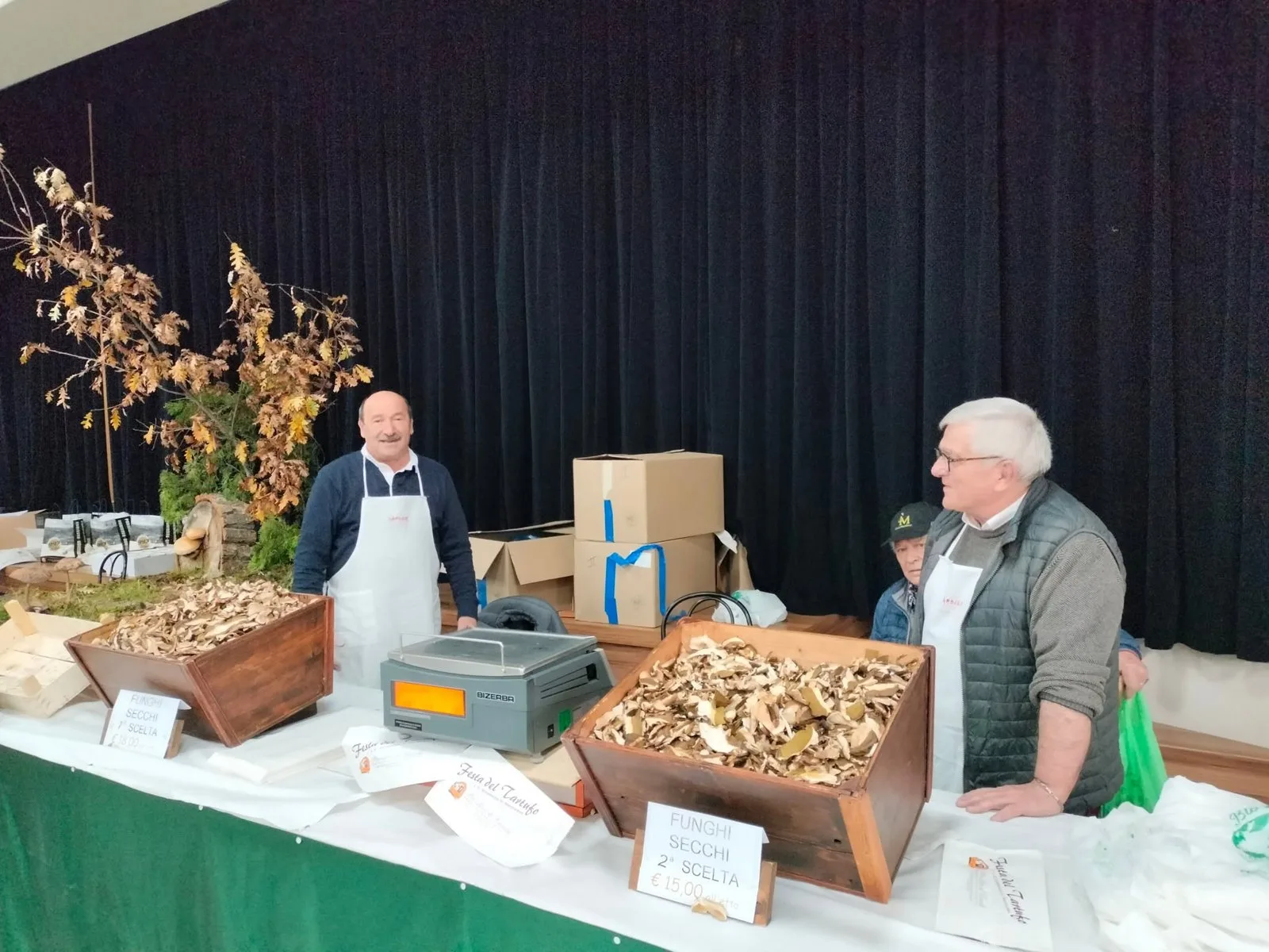 Festa del Tartufo 2025 72 Lo stand dei prodotti locali