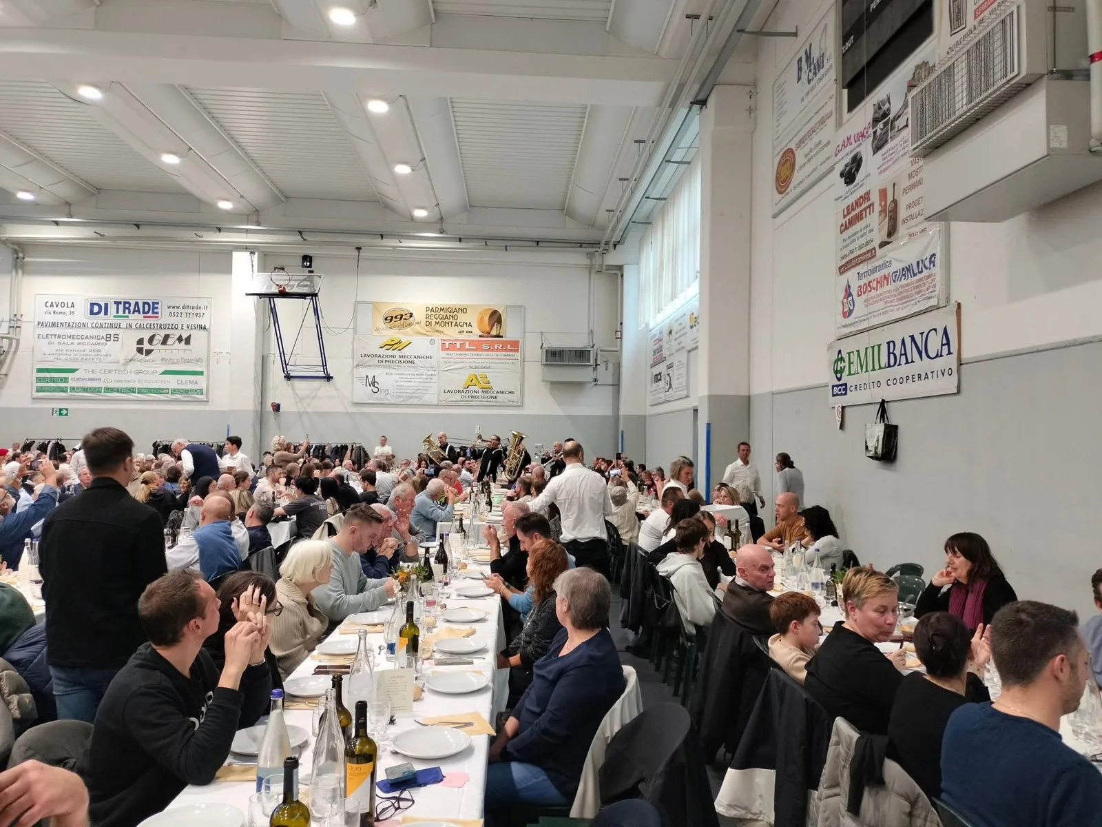 Festa del Tartufo 2025 55 La sala durante il pranzo