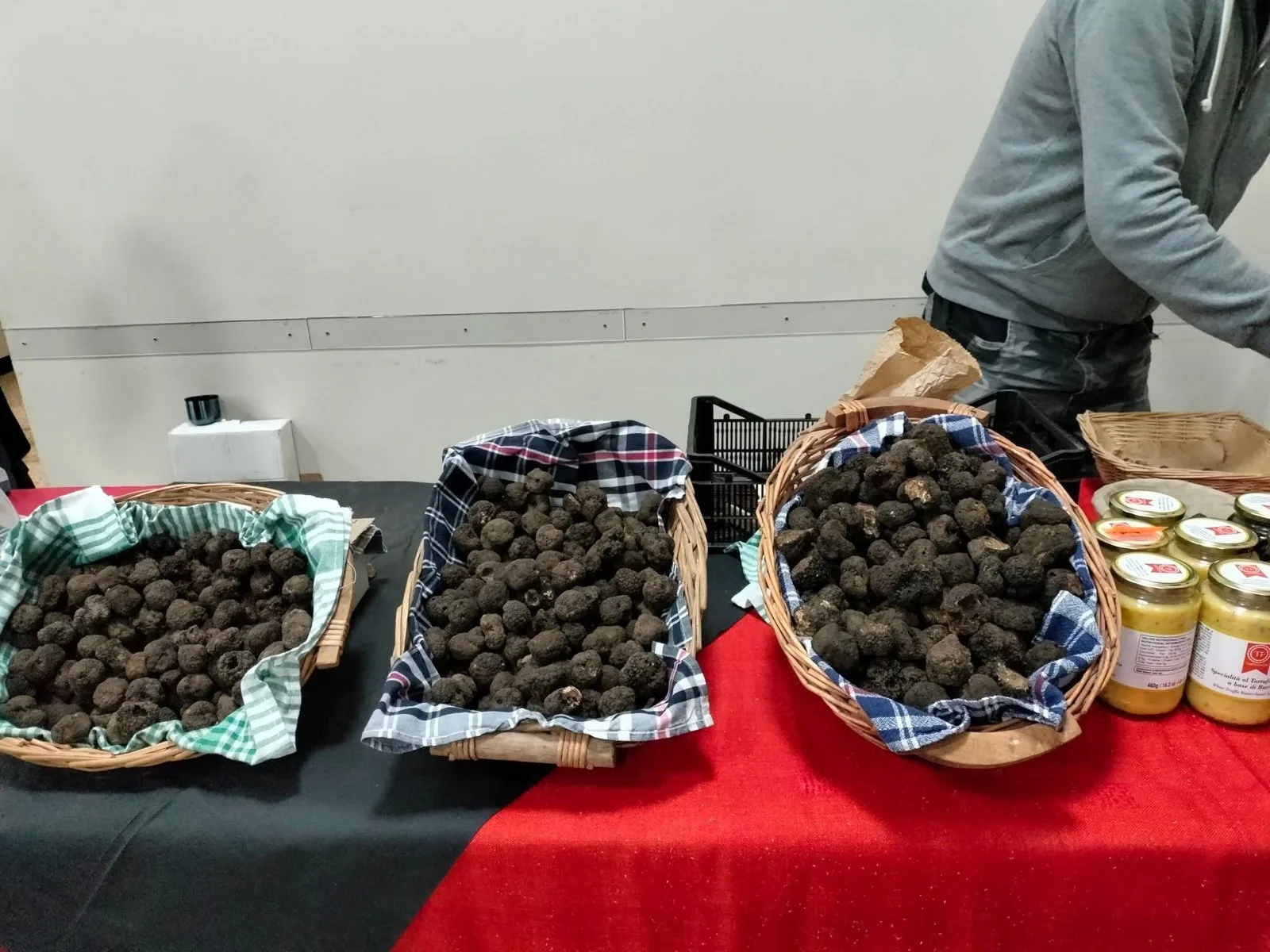 Festa del Tartufo 2025 24 Tartufi in esposizione